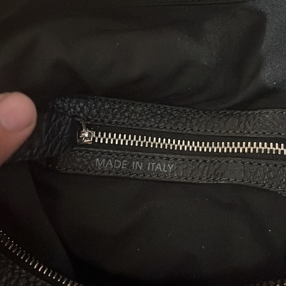 Tod's Black Leather Shoulder Bag - Picture 9 of 11